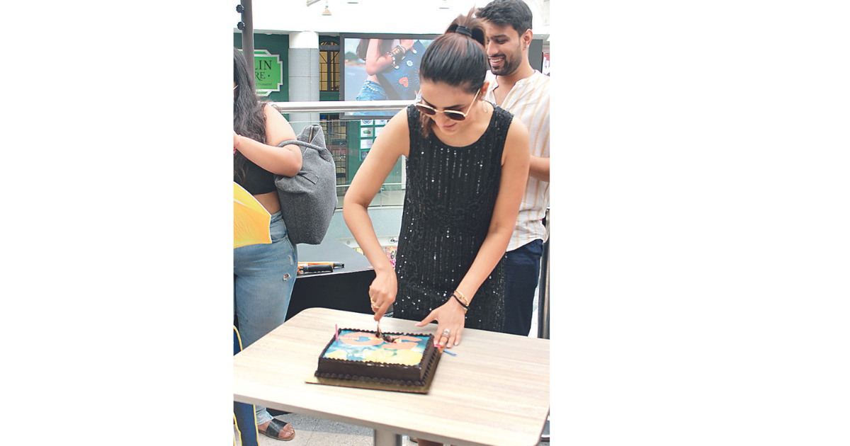 Birthday Bash! Jasmin Bhasin cuts birthday cake with media